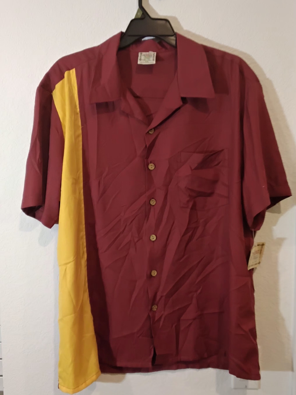 Casual Short-Sleeve Button-Down Shirt — Burgundy with Yellow Panel